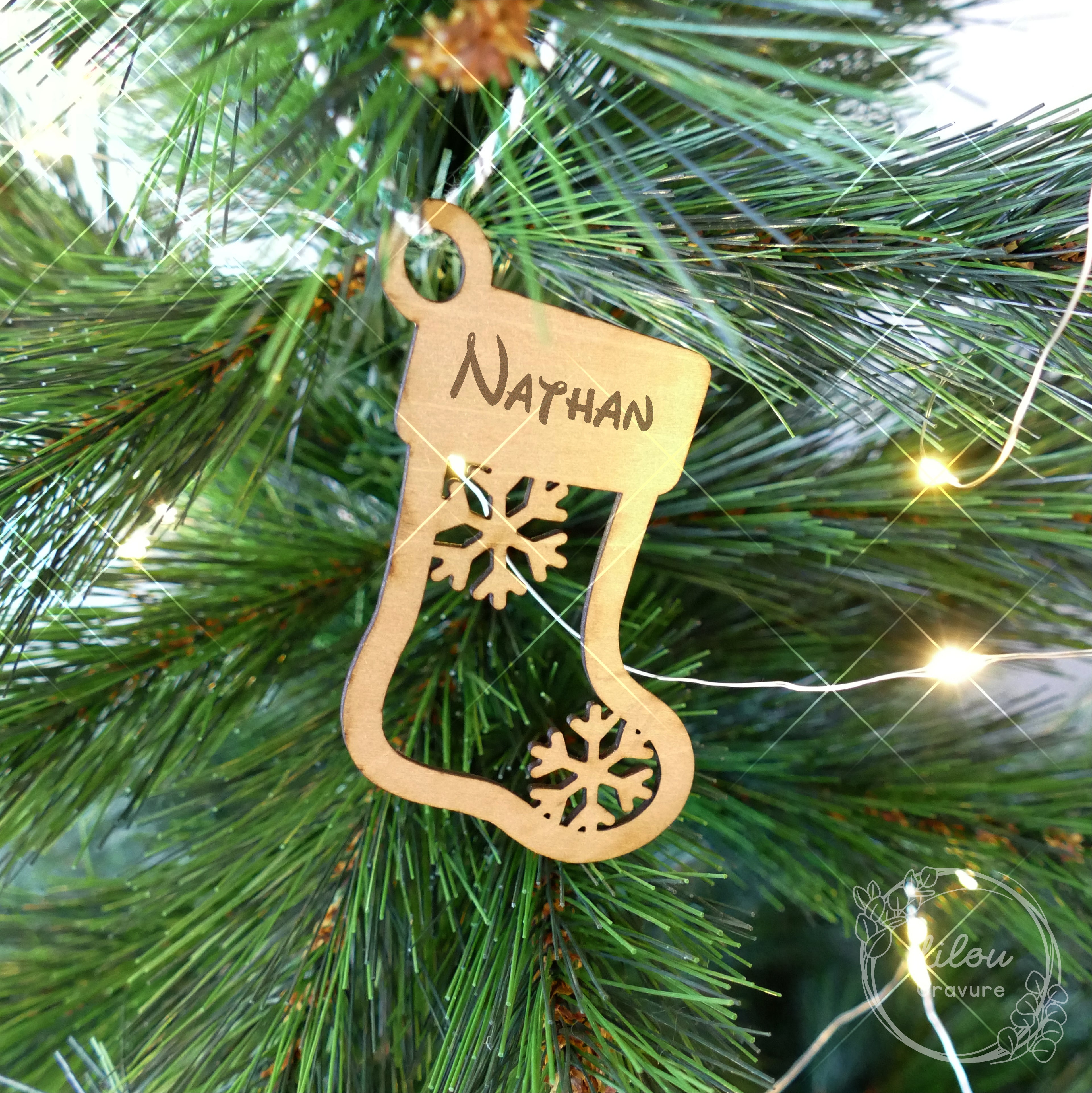 décoration chaussette de Noël en bois gravé avec prénom – artisanal