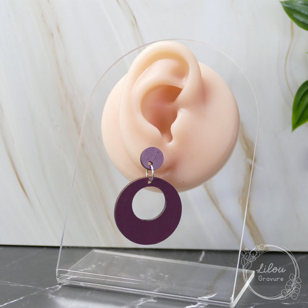 Boucles d’oreilles pendantes en bois peint, modèle Aria coloris lie de vin, fabrication artisanale