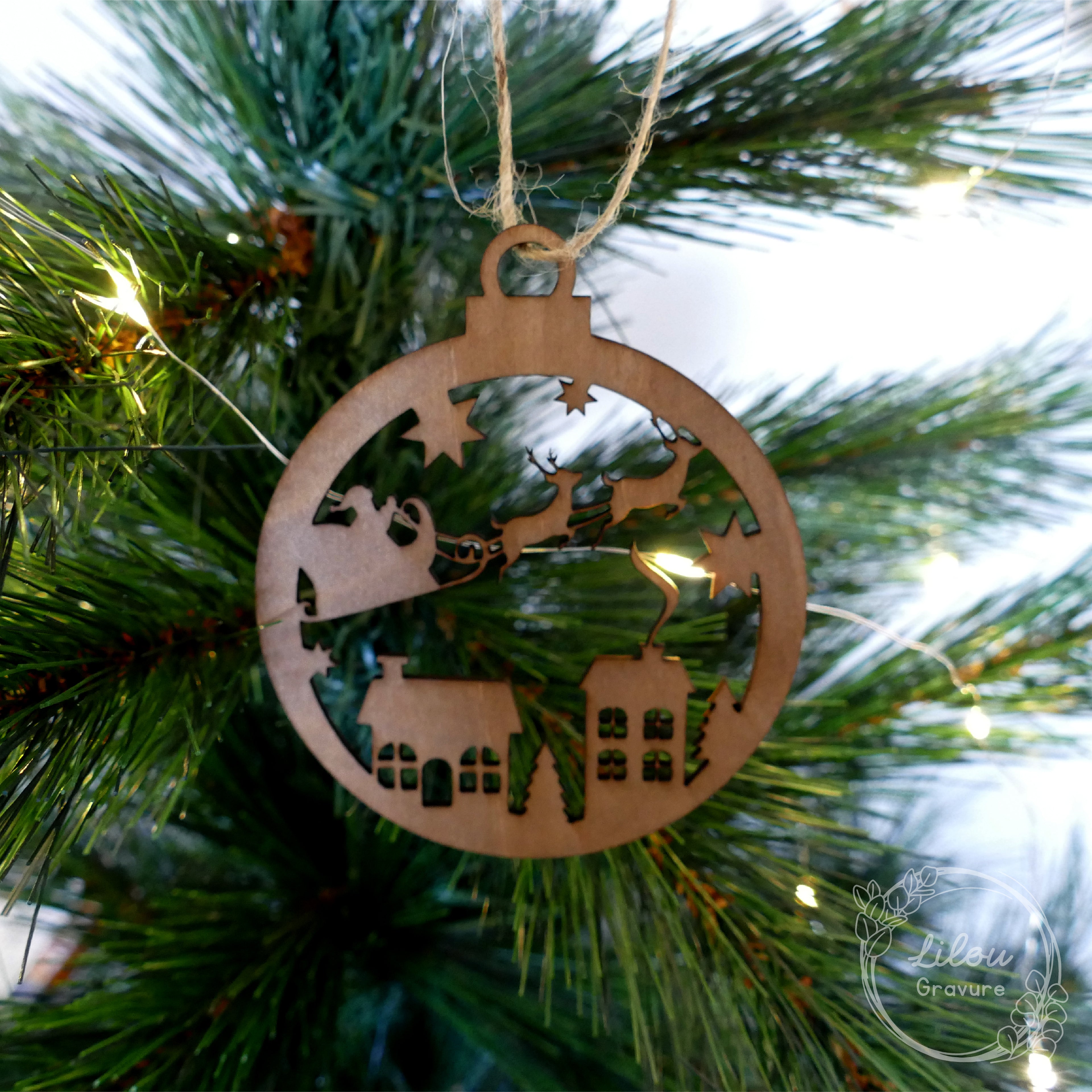 Décoration de Noël en bois découpé au laser – artisanat, motif traîneau, forme et matière