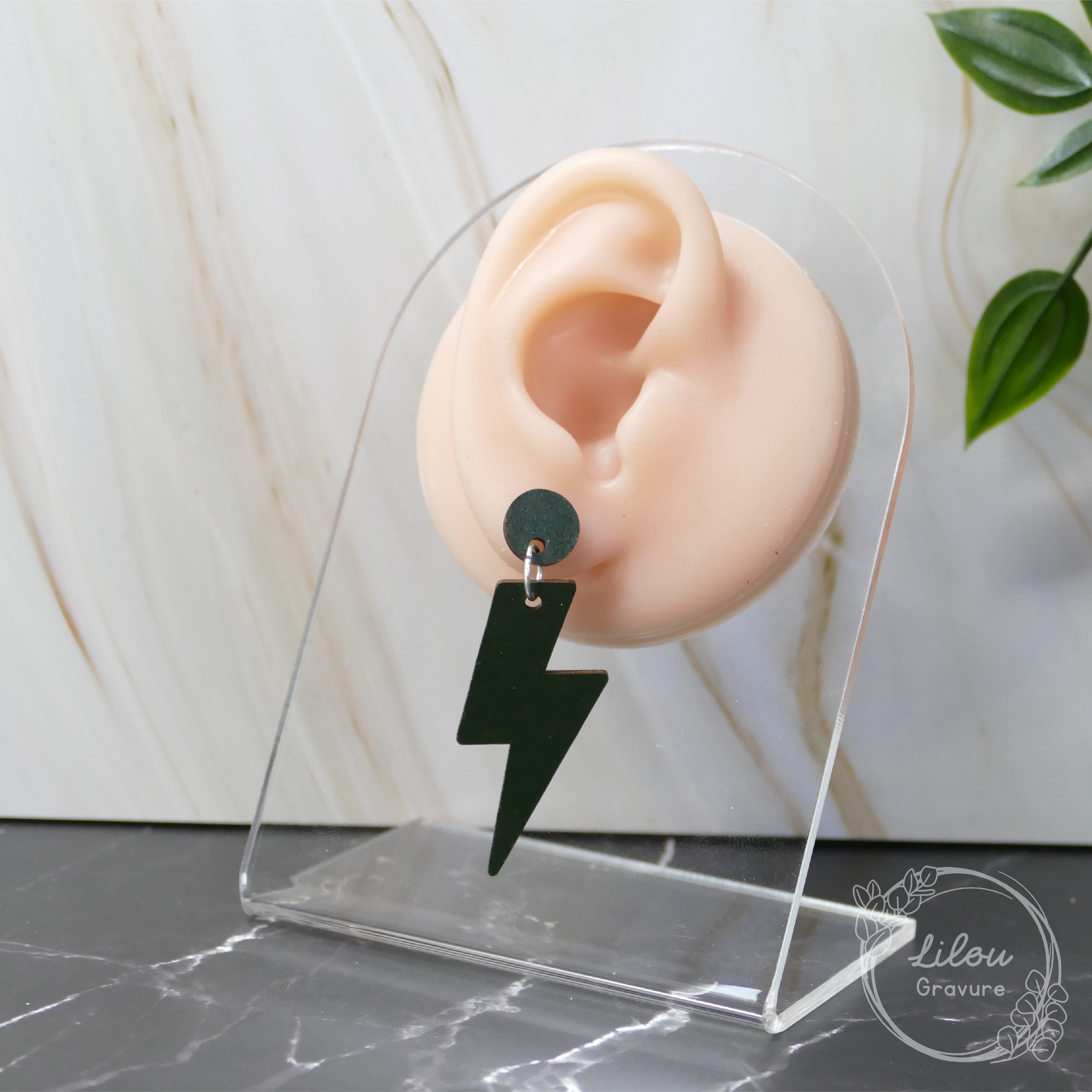 boucle d’oreille pendante éclair kaki – bois gravé peint – fait main