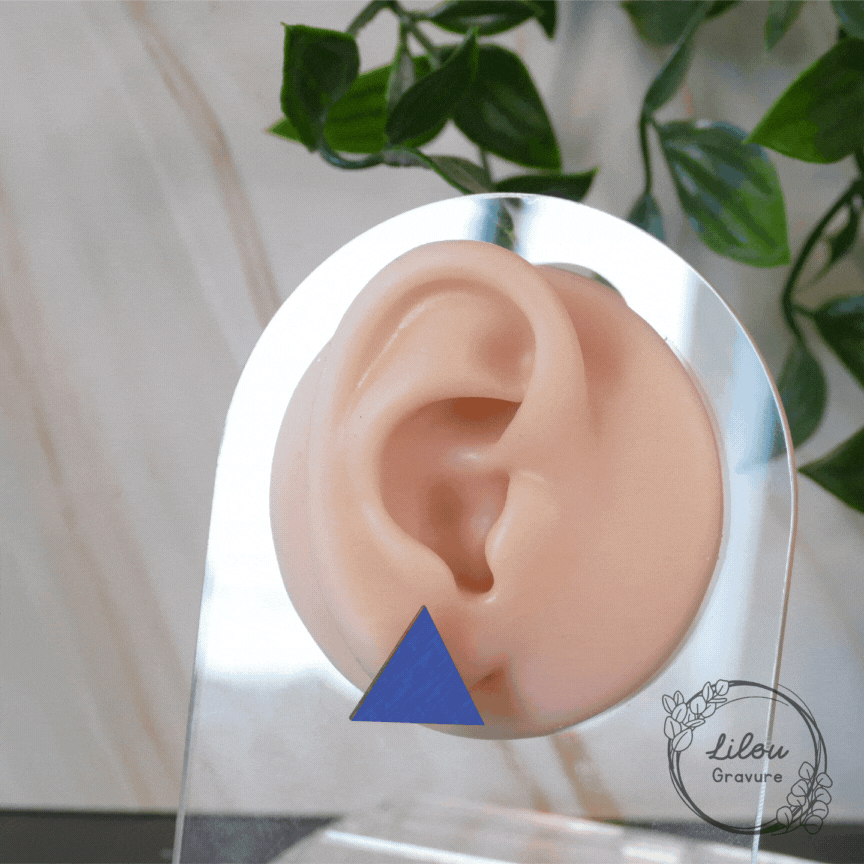 Boucles d’oreilles triangle en bois peint, modèle Trinity taille M, fait main