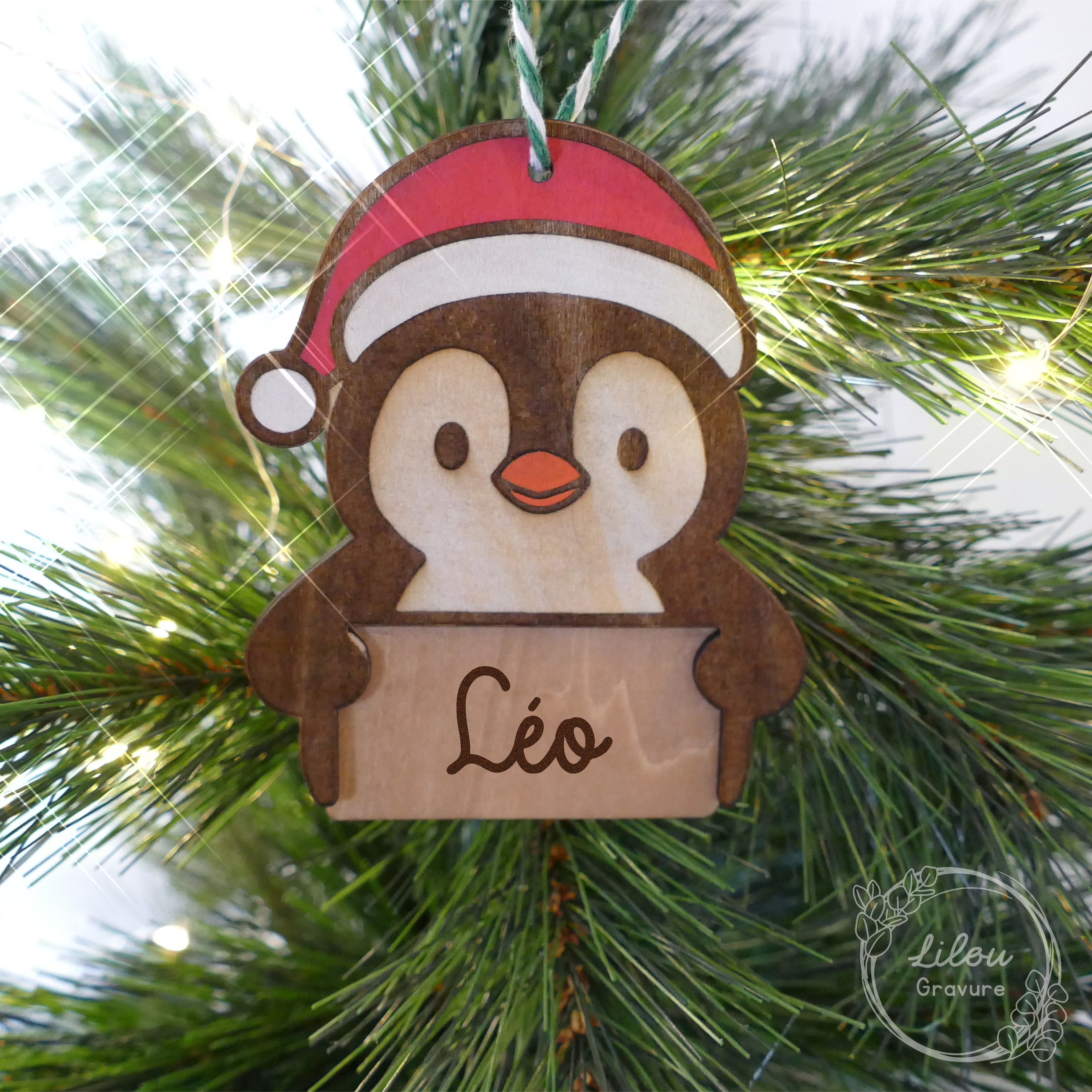 Pingouin de Noël en bois peint – décoration personnalisable artisanale